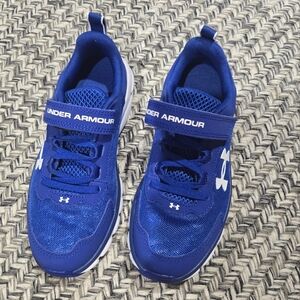 NEW Under Armour UA Assert 9 Sneaker Shoes Sz 1.5Y